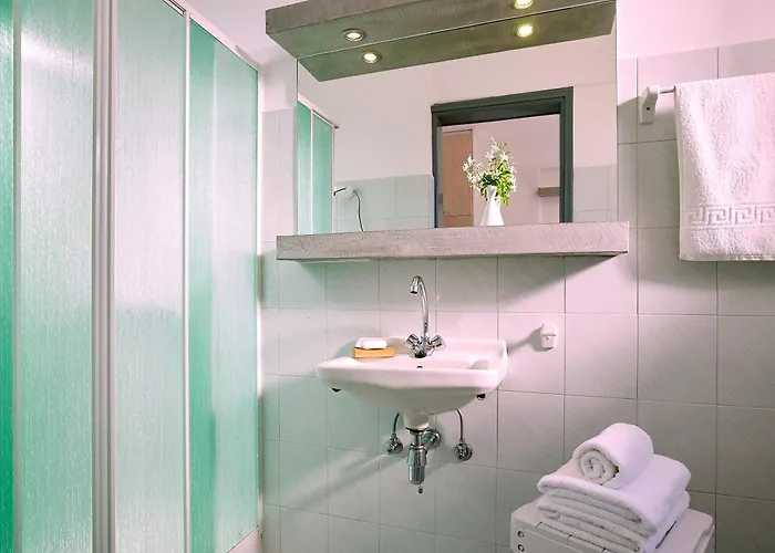 Galanis Rooms 3* Адамас